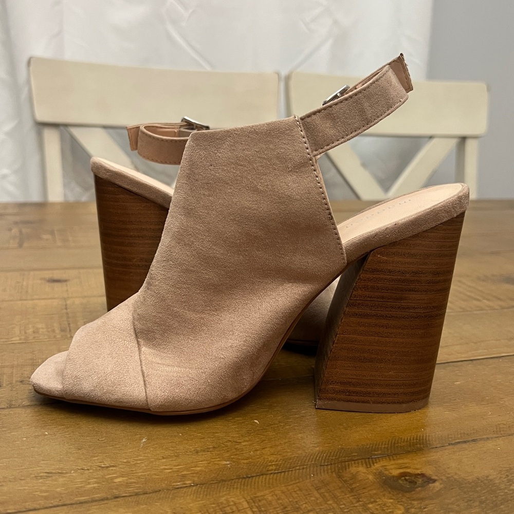 Women’s Madden Girl Tan Block Heels Size 9M - Picture 2 of 11